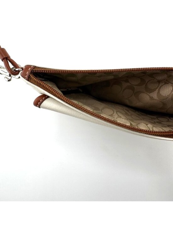 Coach Vintage Soho Ivory & Brown Leather Wristlet Clutch w/Buckle - Picture 5 of 7